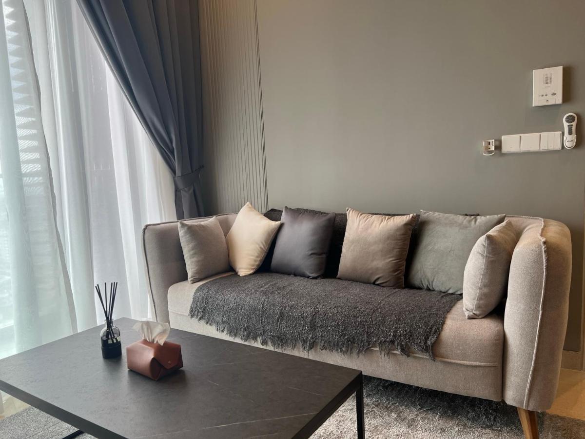 Lucentia Bbcc Lalaport At By Luxe *